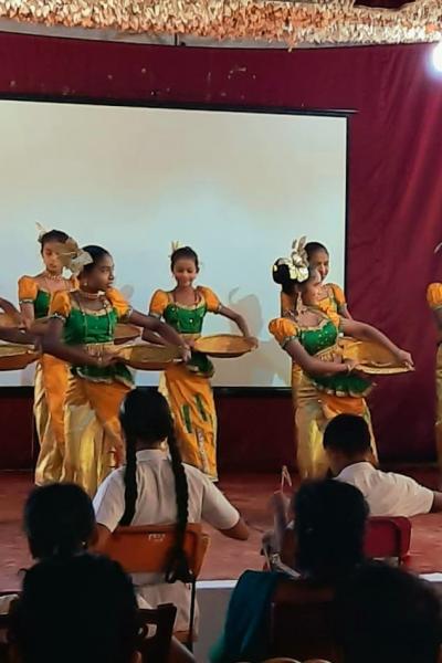 287627370 150228550920040 6656555469502307924 N